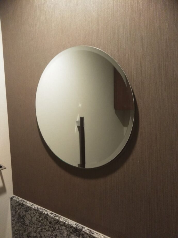 トイレ鏡
